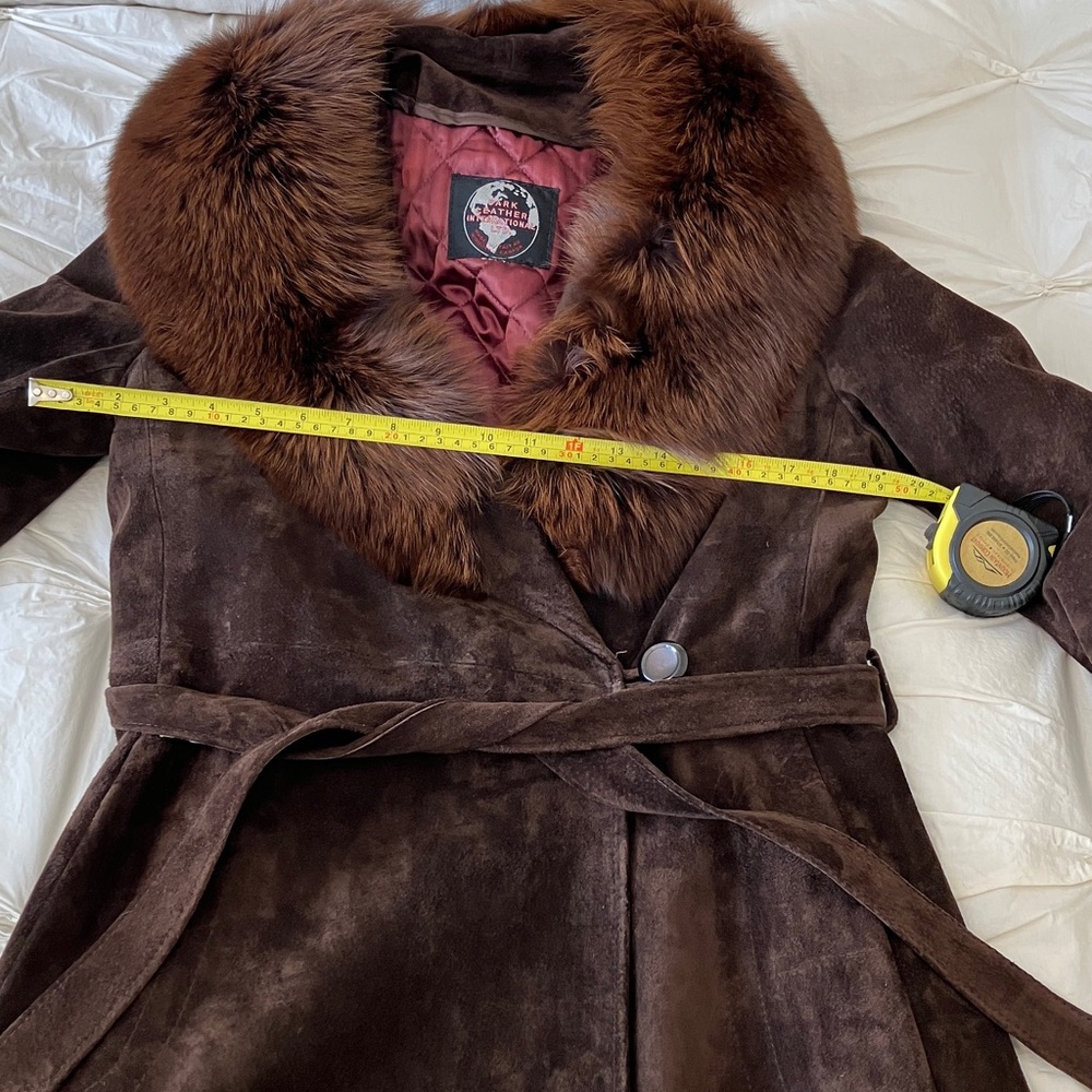 Vintage chocolate brown suede coat with sable fox fur trim - Picture 8 of 9